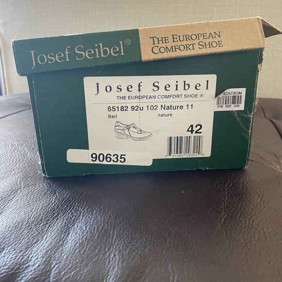 Josef Seibel Brown Leather T-Strap Flats - Picture 6 of 6